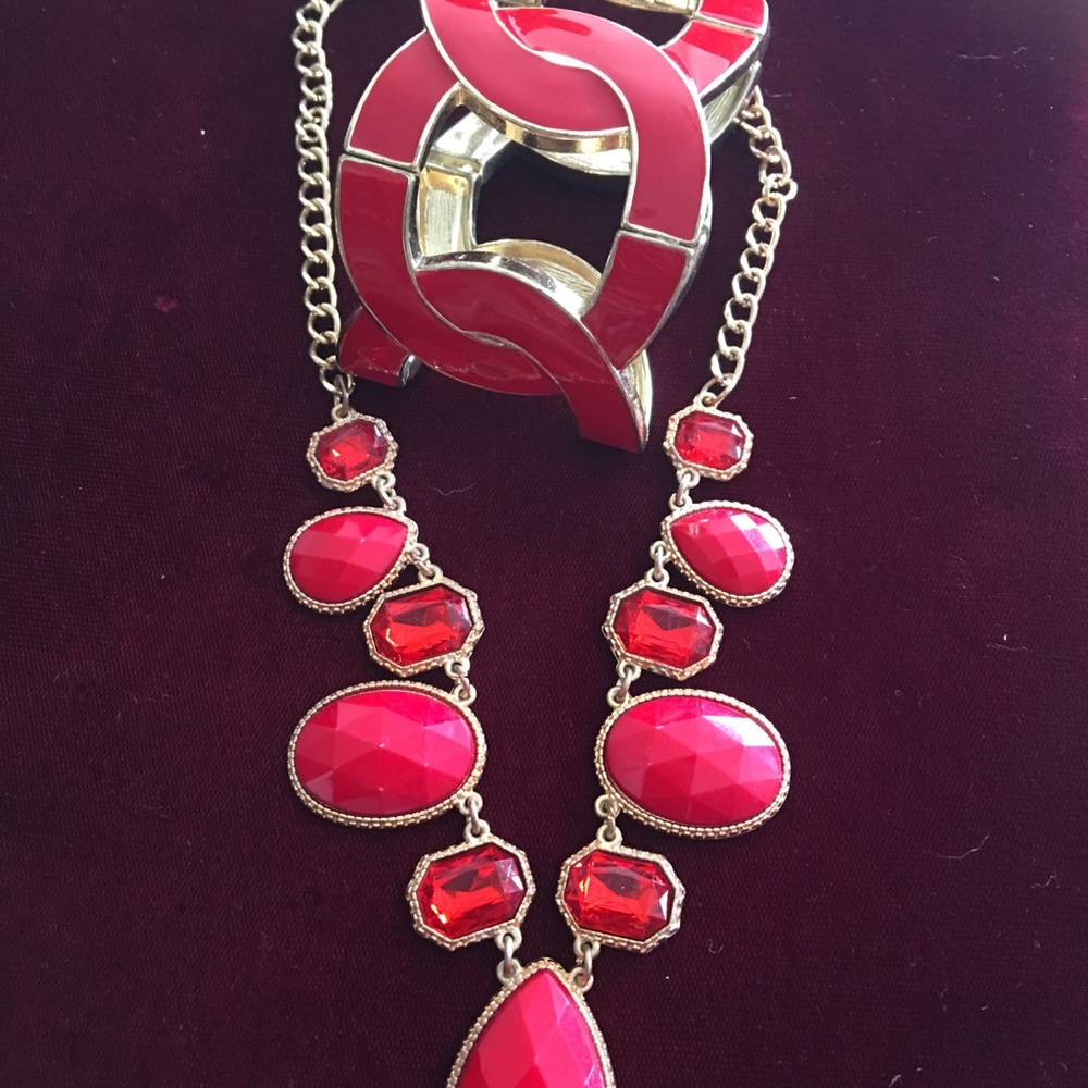 ALL IN REDS - Picture 4 of 8